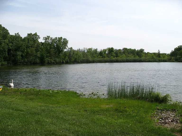 Hawk Lake Apartments — Photo 3