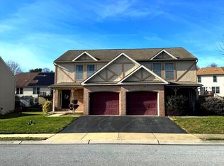 125 Talon Dr, Ephrata, PA 17522