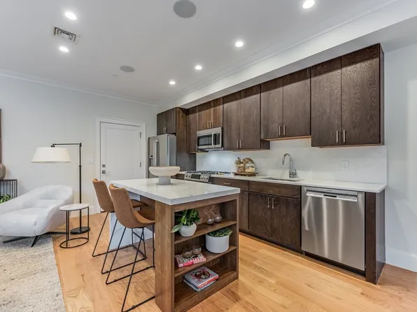 17 Vinton St #3, Boston, MA 02127