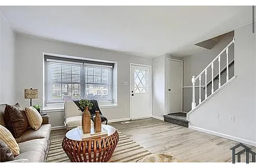 8 King Richard Ct Photo 1