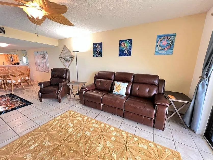 1 bed, 1.0 bath, 902 sqft, $2,000 — Photo 2