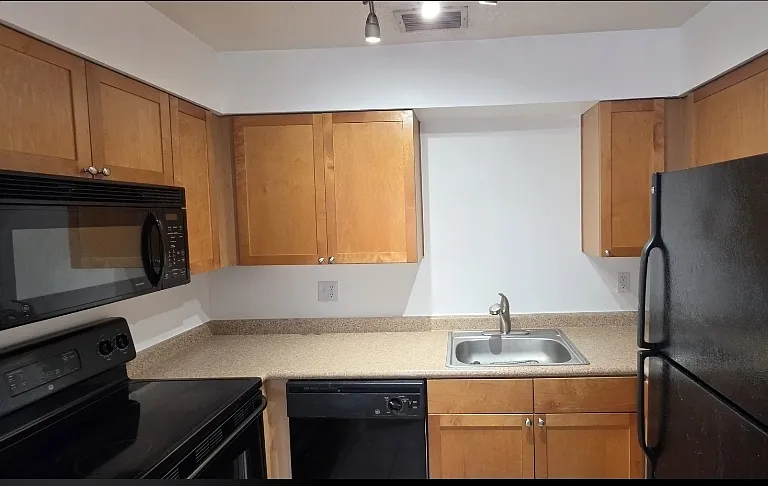 5121 Coquina Key Dr SE #C — Photo 9