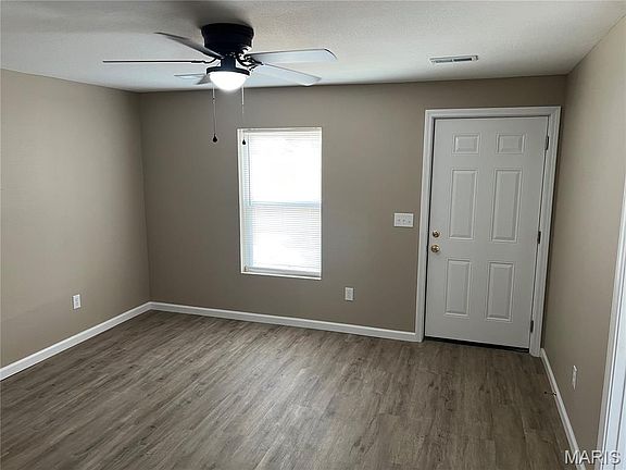 4th image of 343 Hilton St