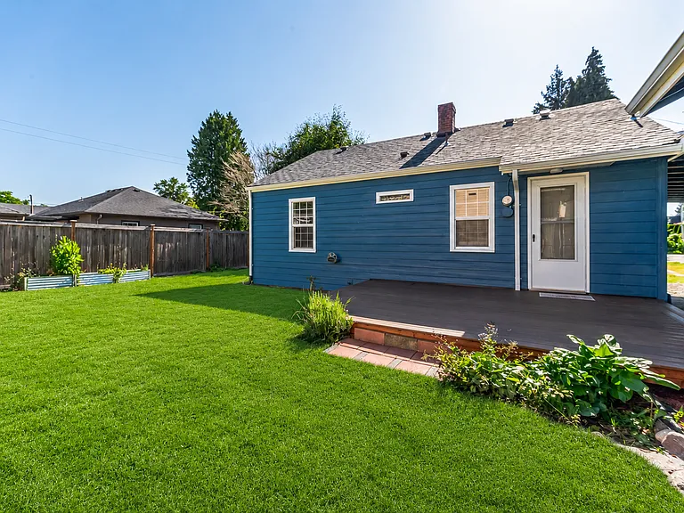 715 N 7th Ave SW — Photo 3