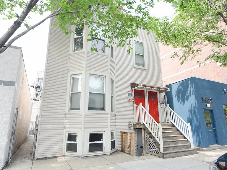 3520 N Lincoln Ave #1 — Photo 1