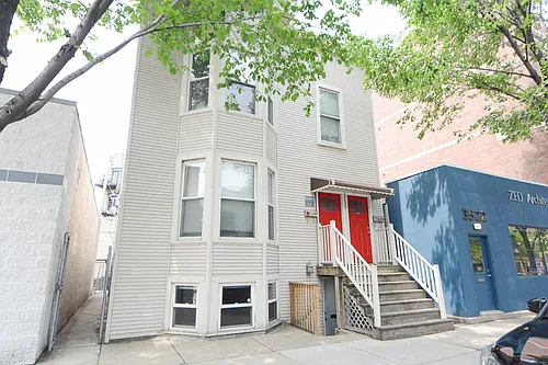3520 N Lincoln Ave #1 Photo 1