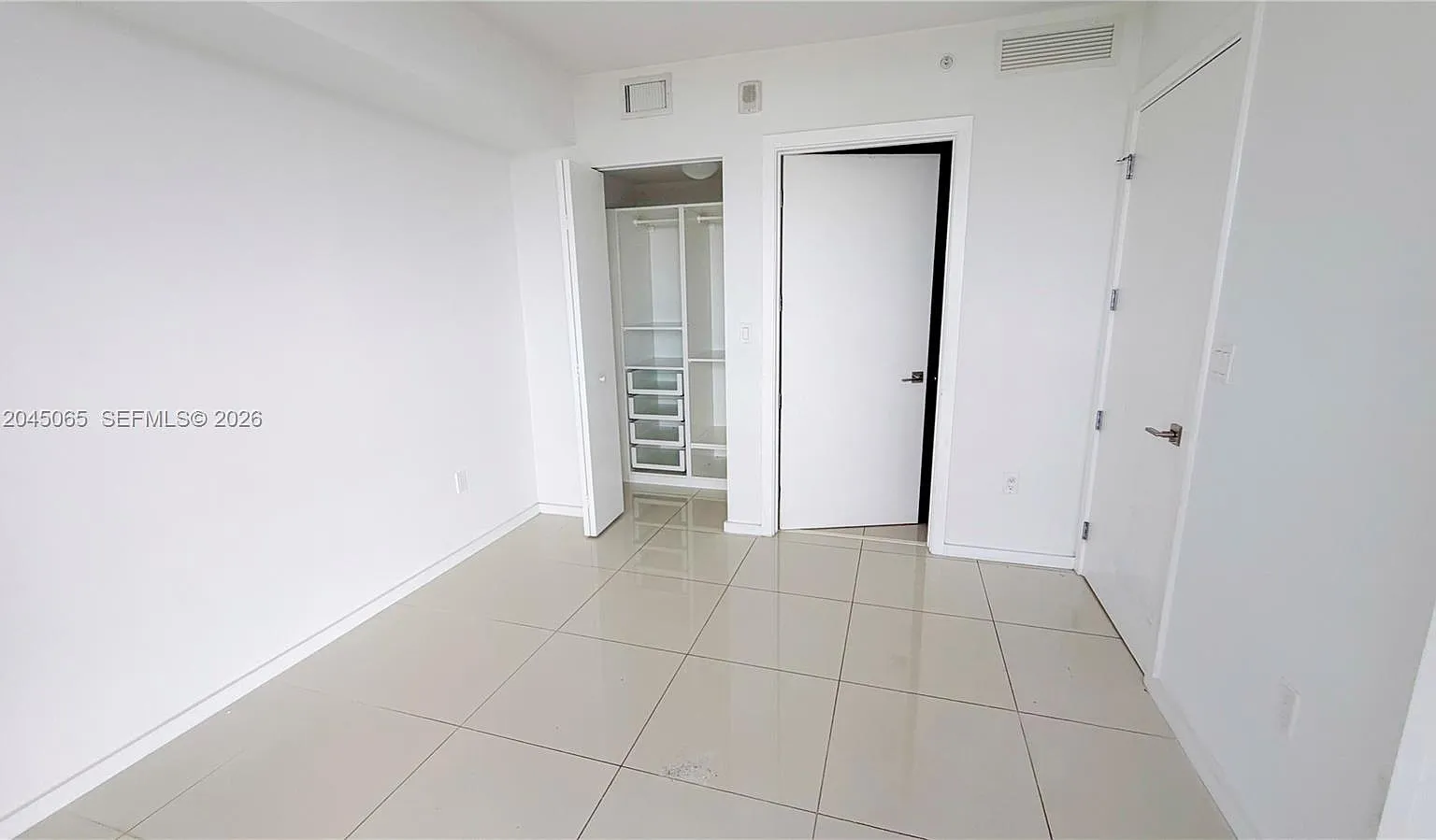 5252 Paseo Condo — Photo 4