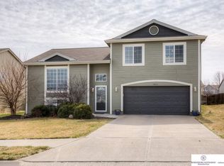 18731 Cinnamon St, Omaha, NE 68135