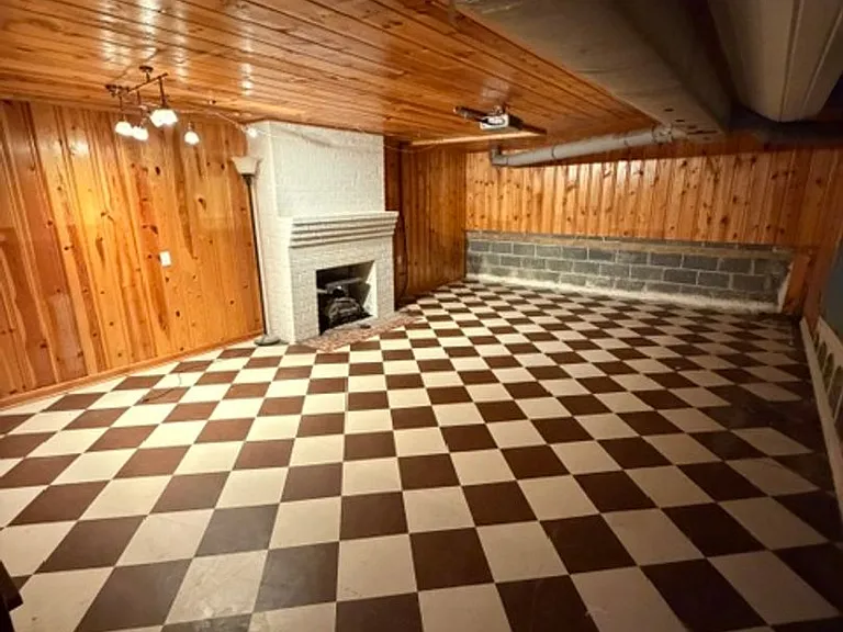 905 Riverside Dr — Photo 23
