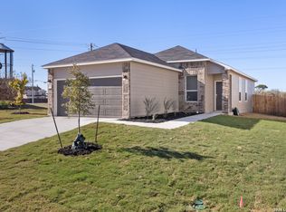 3905 Woodside Dr, Seguin, TX 78155