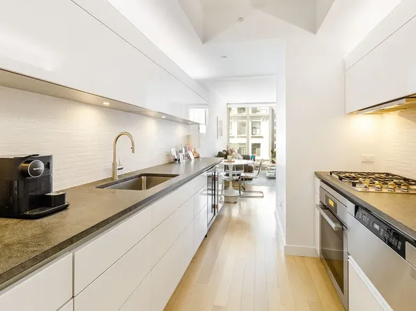 241 5th Avenue 12A image 3 of 17