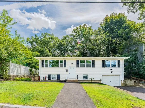 31 Ridgeway Ave, Providence, RI 02909