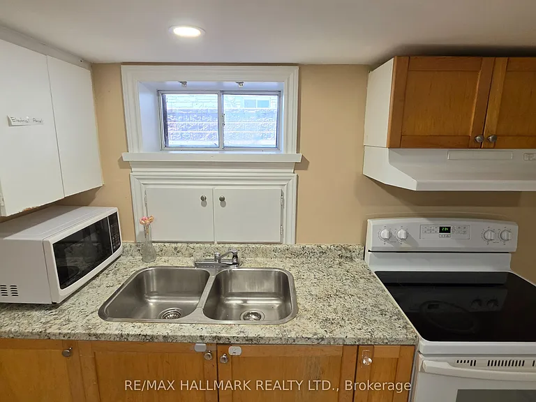 187 Septonne Ave #LOWER LEVEL — Photo 12
