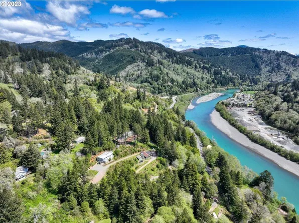 16954 Ferry Creek Hts, Brookings, OR 97415