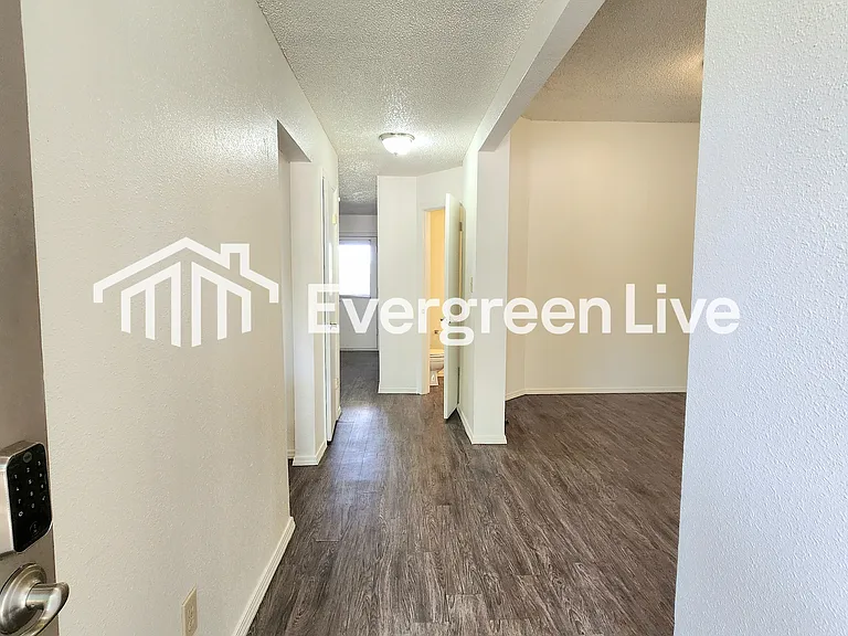 2240 Zuni Ct — Photo 2