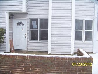 1st image of 2806 Creekside Dr