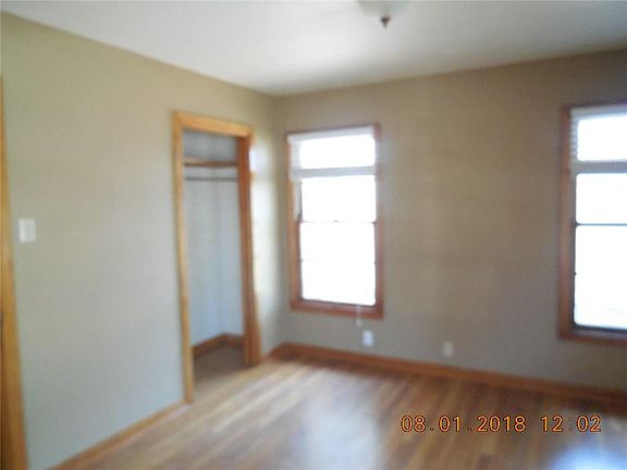 4th image of 1306 W Dyer St