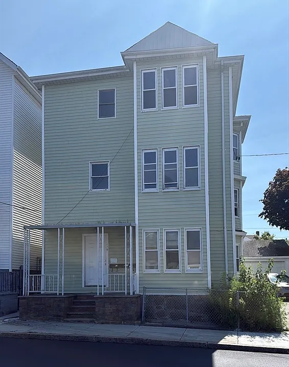 119 Robeson St #2