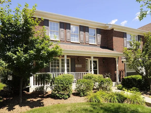 39W358 Baker Dr, Geneva, IL 60134