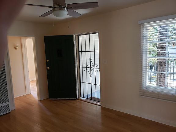 4th image of 2967 Broadway