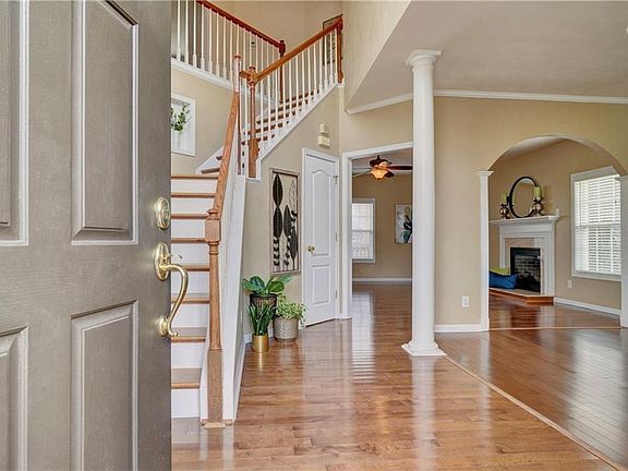 3rd image of 708 Lotus Creek Ct
