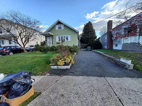 Building Photo - 125 Berwood Ave