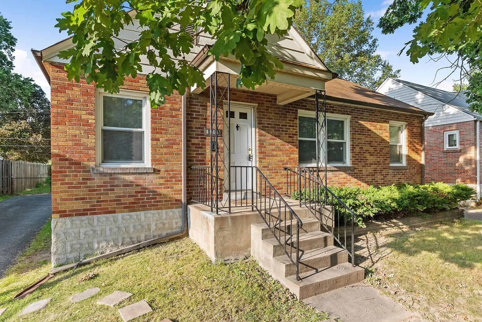 8905 Apache Ln photo 1