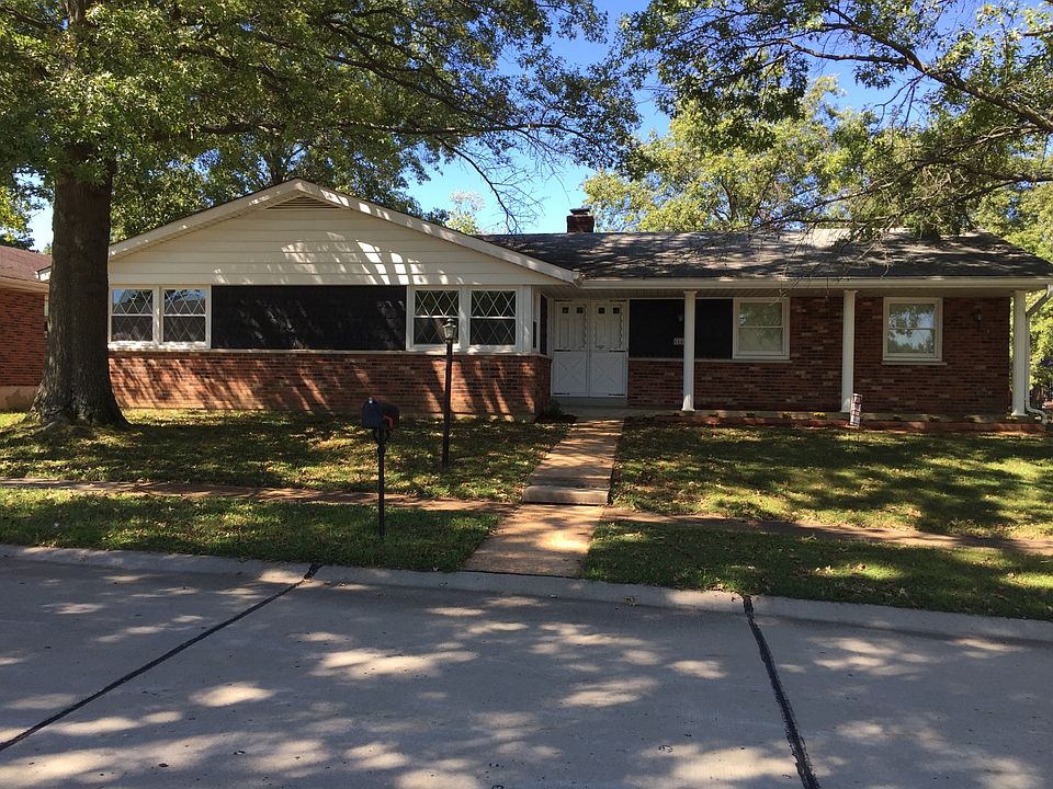 1st image of 4890 Broad Oak Dr