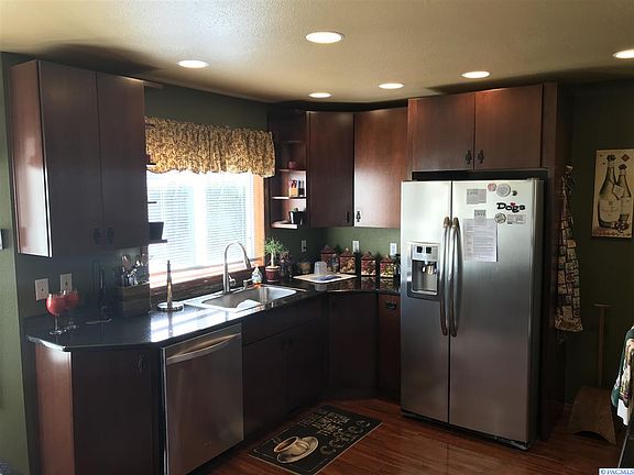5th image of 3504 Equestrian Dr