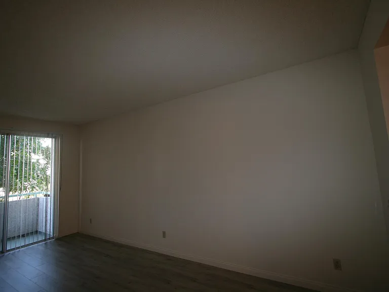 3637 Clarington Ave #113 — Photo 24