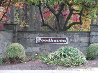 602 Woodhaven Ct, Cranston, RI 02920