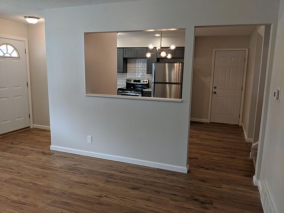 4th image of 5145 Botsford Dr