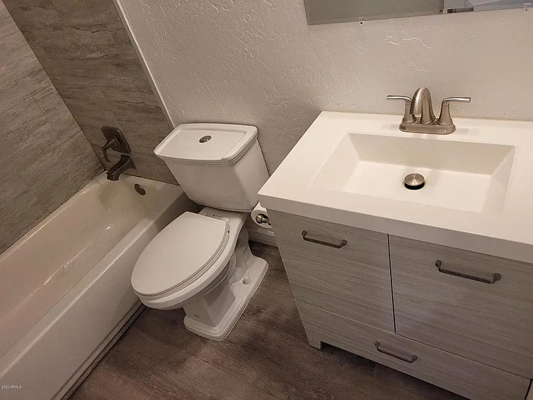 6713 E Cheery Lynn Rd #2 — Photo 8