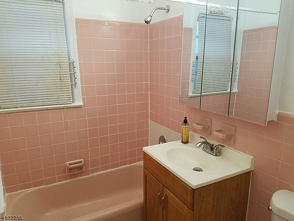 5th image of 41 Yale Ave Floor 1