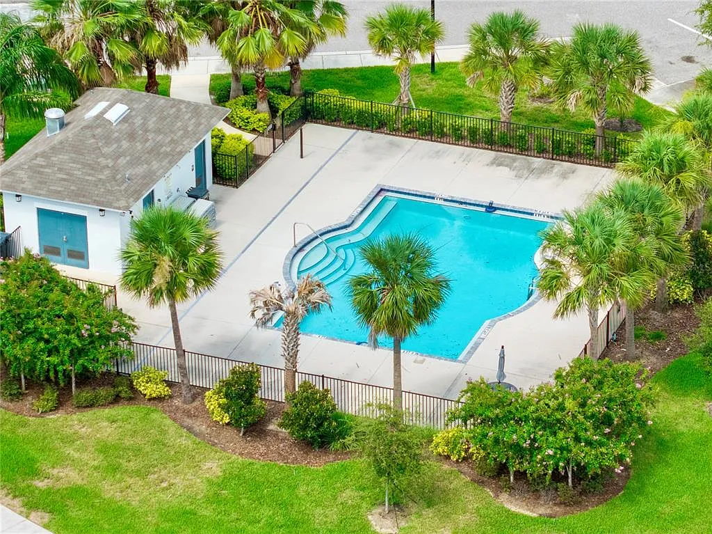 3 bed, 2.5 bath, 1796 sqft, $2,150 — Photo 3
