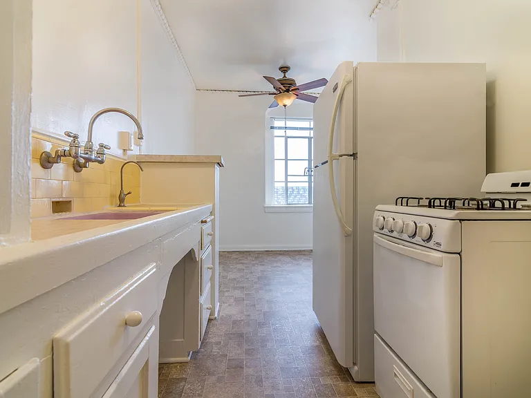 Linda Vista Apartments — Photo 9