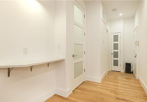 4th image of 332 W 17th St APT 3E
