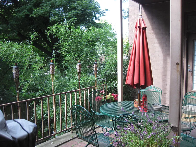 337 Milton St #1 — Photo 8