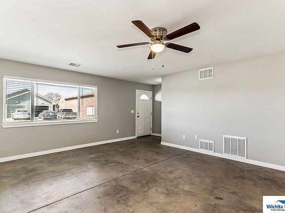 4th image of 131 N Joann St #1