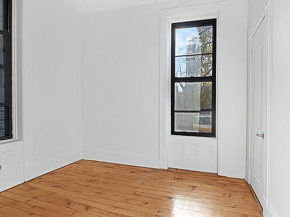 5th image of 570 Jefferson Ave APT 3