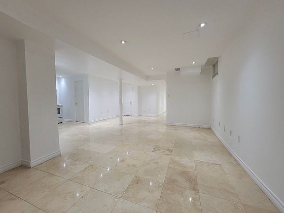 4th image of 52 Arlington Dr #2