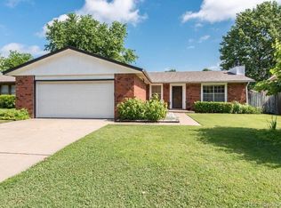 1008 W Oak Ridge St S, Broken Arrow, OK 74012