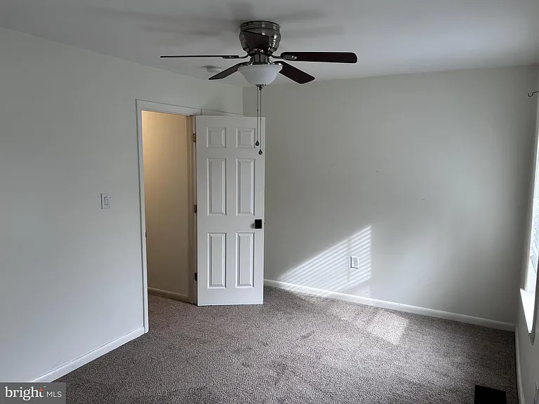 220 Sheas Ter — Photo 20