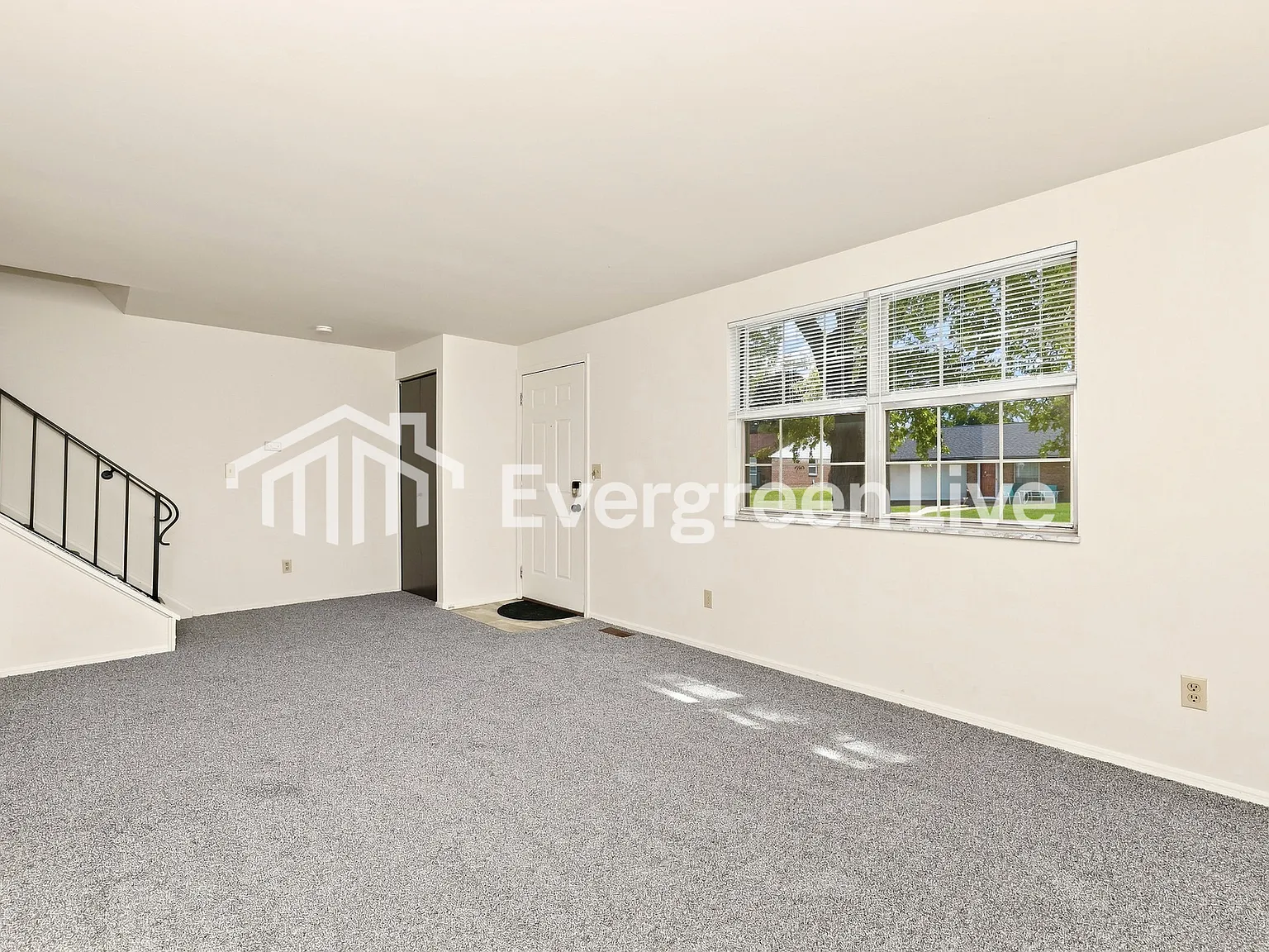 3 bed, 2.0 bath, 1420 sqft, $1,545 — Photo 3