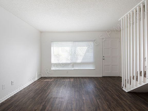 3rd image of 1075 Agate St APT A