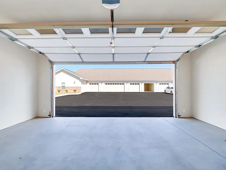 12200 Helms Trl — Photo 3