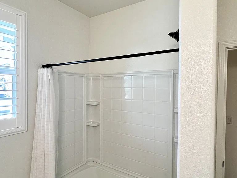 4216 Whitethorn Dr — Photo 25