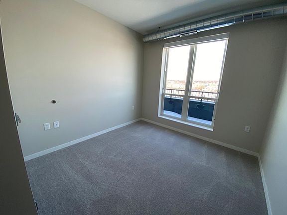 3rd image of 2435 Marshall St NE #Btmgdmuks
