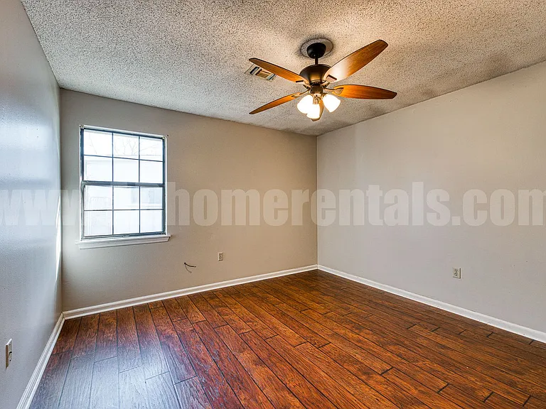 108 S Mitchell St — Photo 10