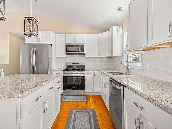 5th image of 180 Bertenshaw Rd